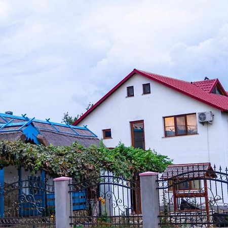 ホテル Casa Rasaritul Soarelui Sarichioi エクステリア 写真